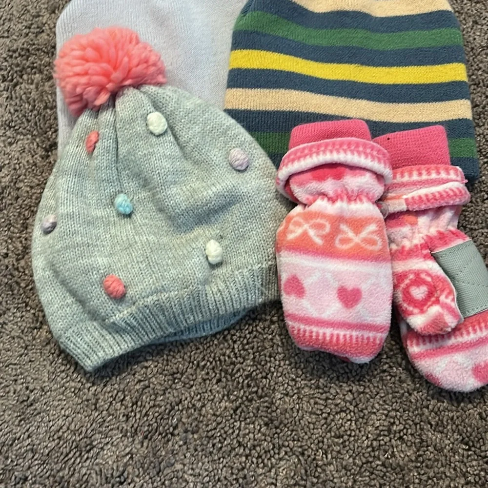 Baby/toddler girls winter hat & gloves bundle!